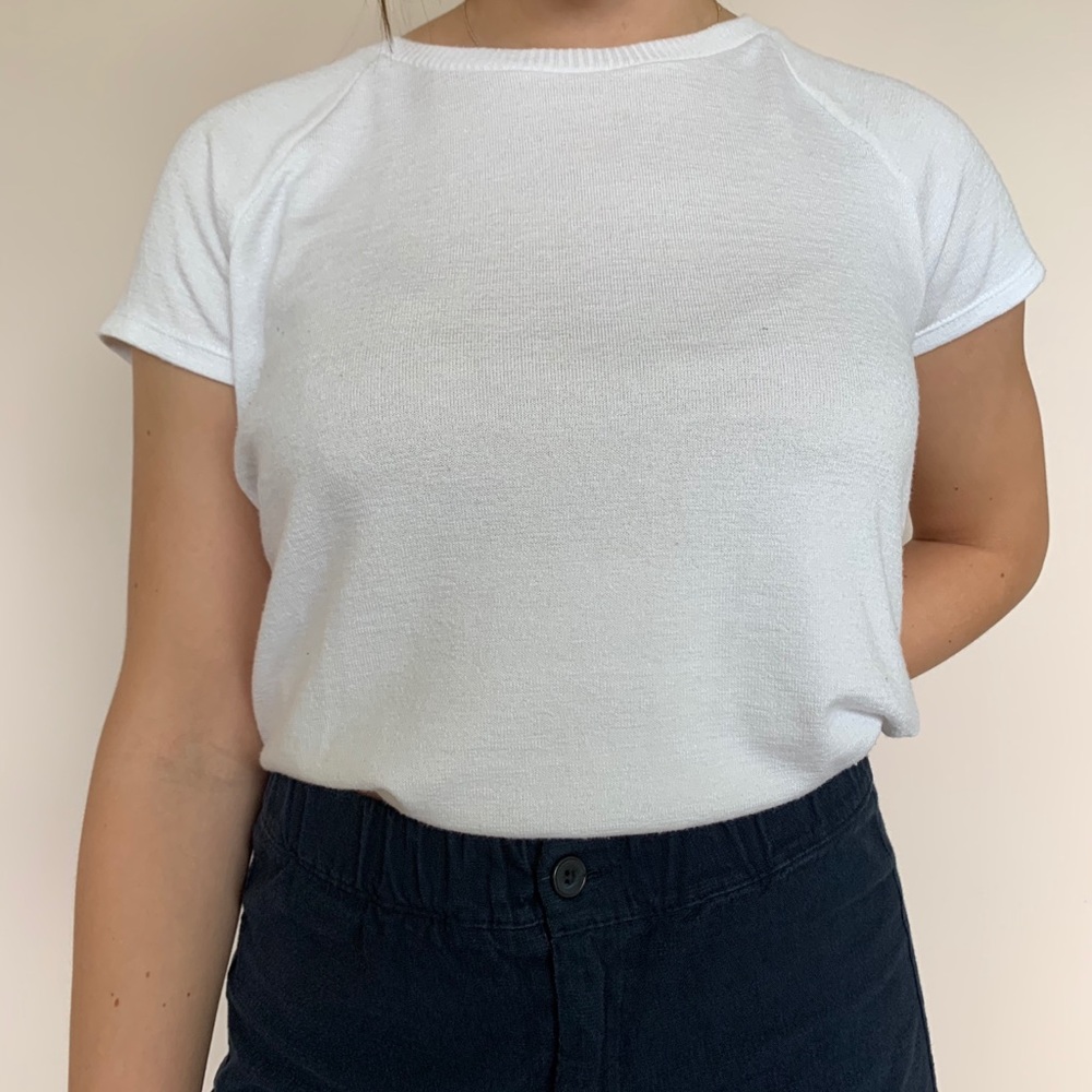 GAP white T-shirt